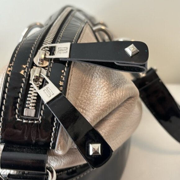 DAK’s of London silver/cream leather black patent leather shoulder bag - Picture 6 of 13